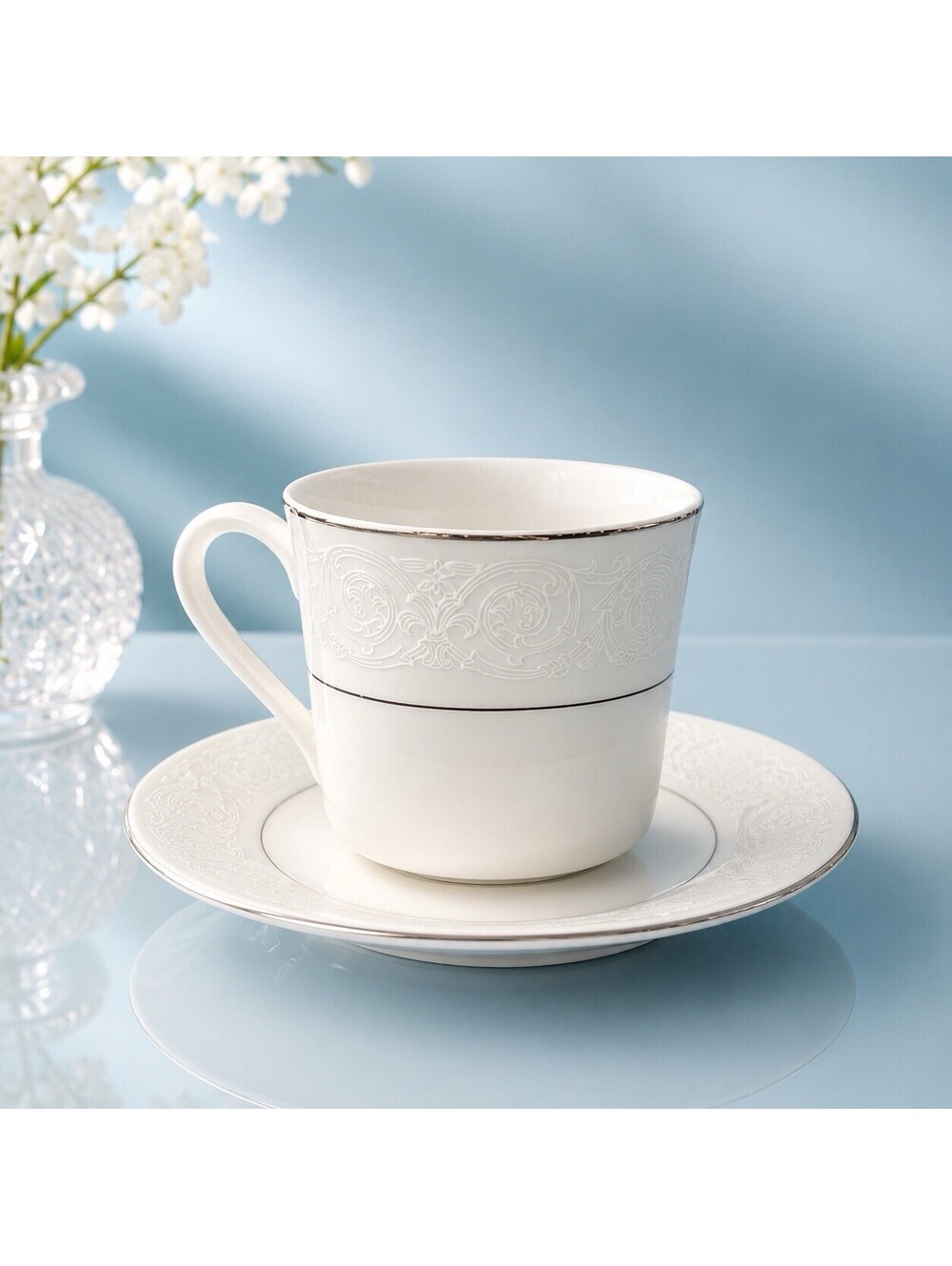 Southwicke Japan 1980s 3 Cups 4 Saucers Embossed Scroll Platinum Trim Porcelain